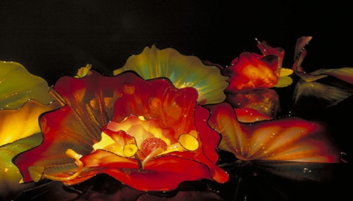 Chihuly Scarlet 02